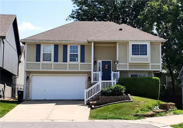 1st image of 745 E 124th St, Kansas City, MO 64146 | MLS# 2628733