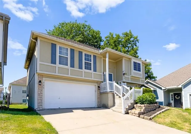 3rd image of 745 E 124Th St, Kansas City, MO 64146 | MLS# 2628733