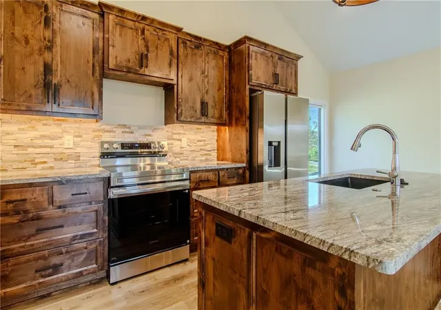 Photo 3 of Single family home for sale at 202 W Redwood St, Archie, MO 64725 | MLS# 2628737 | Listing updated on 2026-10-08