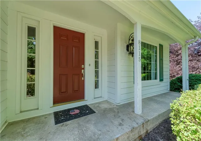 2nd image of 8115 W 115th Ter, Overland Park, KS 66210 | MLS# 2628738