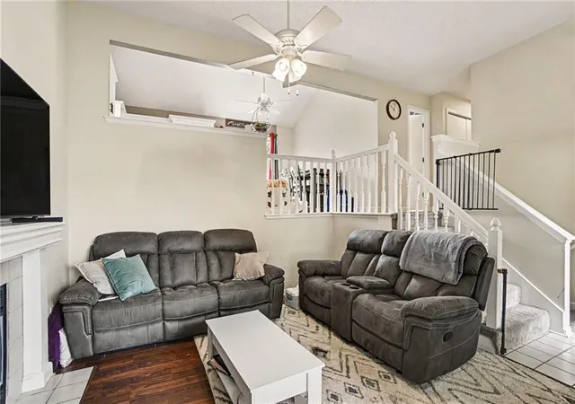 5th image of 201 Cross Creek Dr, Grain Valley, MO 64029 | MLS# 2628741