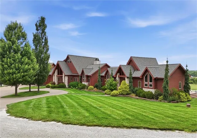 Photo 3 of Single family home for sale at 5805 Malcolm Lake Rd, Edgerton, MO 64444 | MLS# 2628745 | Listing updated on 2026-09-30