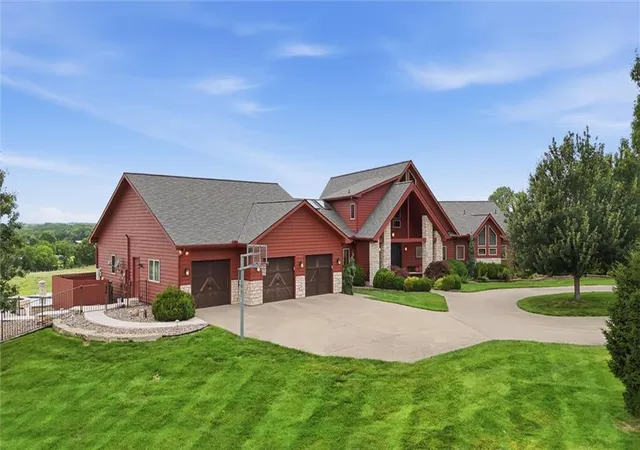 Photo 4 of Single family home for sale at 5805 Malcolm Lake Rd, Edgerton, MO 64444 | MLS# 2628745 | Listing updated on 2026-09-30