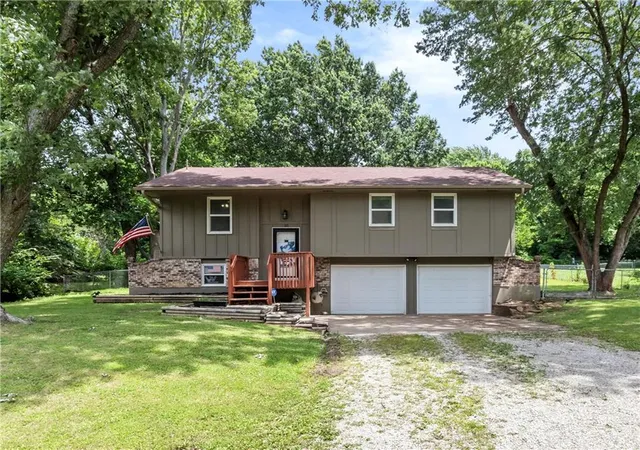 Homes for sale in Warrensburg, MO | 181 Se 421 Rd, Warrensburg, MO 64093 | MLS# 2628747