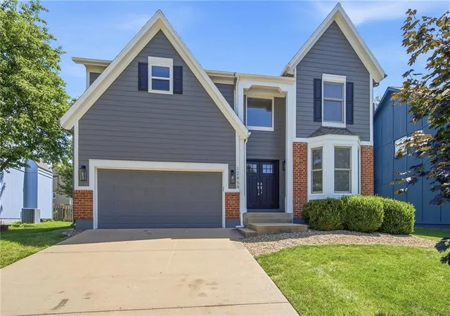 2nd image of 12459 Benson St, Overland Park, KS 66213 | MLS# 2628748