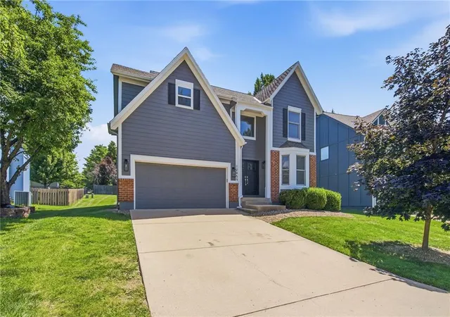 3rd image of 12459 Benson St, Overland Park, KS 66213 | MLS# 2628748