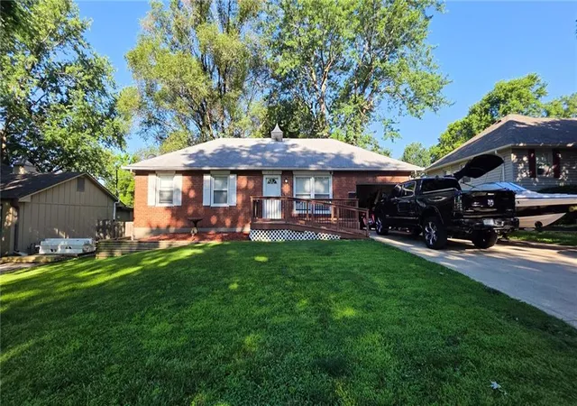 Photo 1 of Single family home for sale at 4216 S Cottage Ave, Independence, MO 64055 | MLS# 2628749 | Listing updated on 2026-08-24