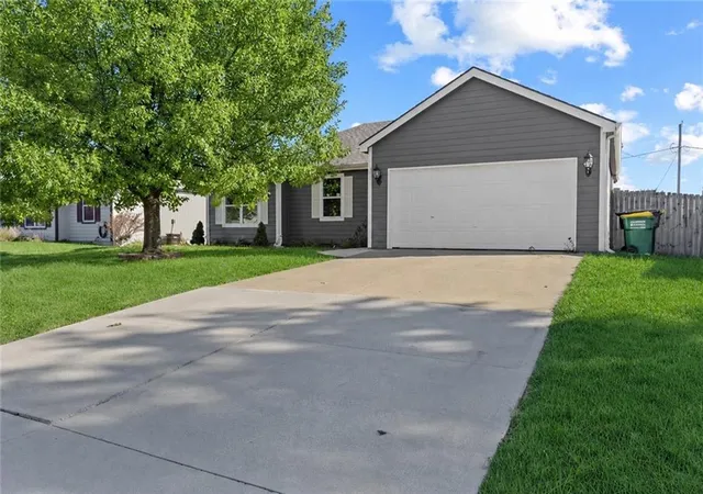 1st image of 517 Shanandoah Dr, Edgerton, KS 66021 | MLS# 2628753