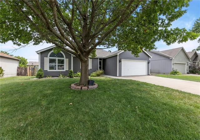 2nd image of 517 Shanandoah Dr, Edgerton, KS 66021 | MLS# 2628753