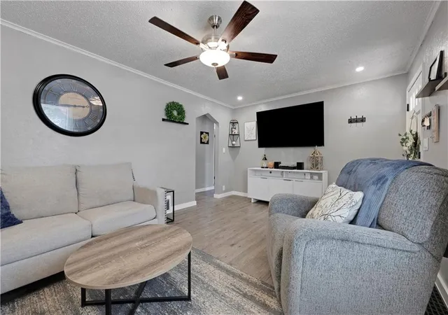 Homes for sale in Mission, KS | 5712 W 55Th St, Mission, KS 66202 | MLS# 2628762