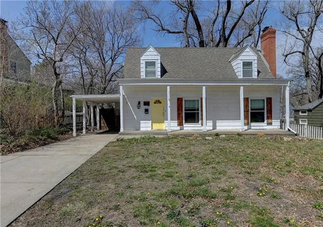 Homes for sale in Roeland Park, KS | 5300 Sycamore Dr, Roeland Park, KS 66205 | MLS# 2628783