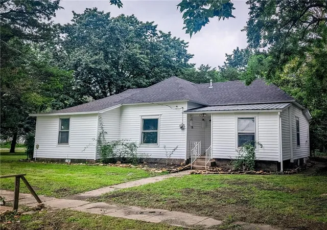 Photo 1 of Sale Pending at 531 E Elm St, Moundville, MO 64771 | MLS# 2628787 | Listing updated on 2026-09-15