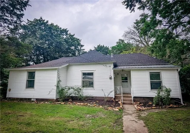 Photo 2 of Sale Pending at 531 E Elm St, Moundville, MO 64771 | MLS# 2628787 | Listing updated on 2026-09-15