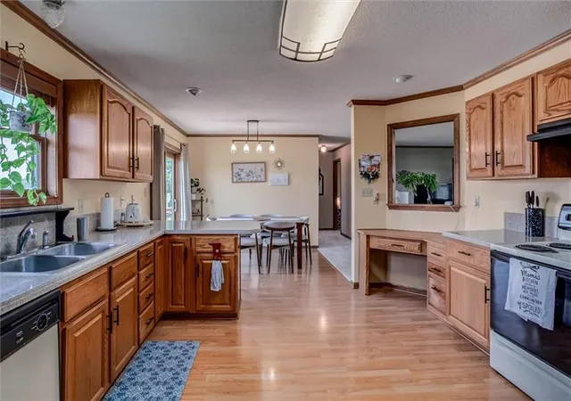 Homes for sale in Paola, KS | 29710 Oak Grove Rd, Paola, KS 66071 | MLS# 2628792