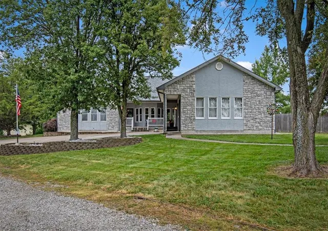4th image of 8500 E 116 Hwy, Lathrop, MO 64465 | MLS# 2628796