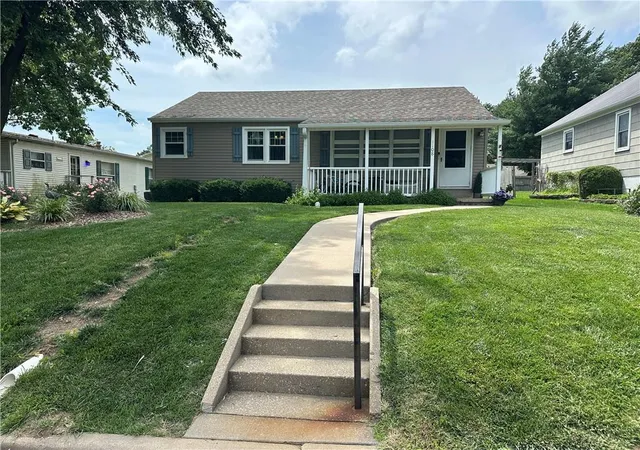 Homes for sale in Higginsville, MO | 1108 Walnut St, Higginsville, MO 64037 | MLS# 2628797