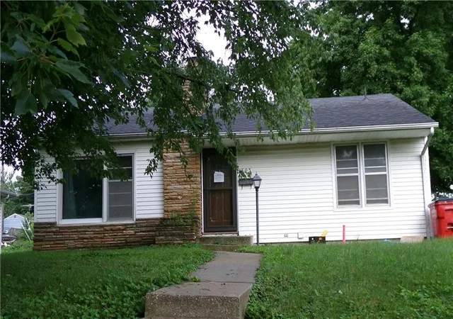 Homes for sale in Lexington, MO | 303 S 27th St, Lexington, MO 64067 | MLS# 2628801
