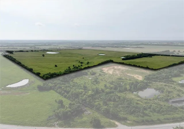 1st image of 2220 Louisiana Rd, Ottawa, KS 66067 | MLS# 2628805