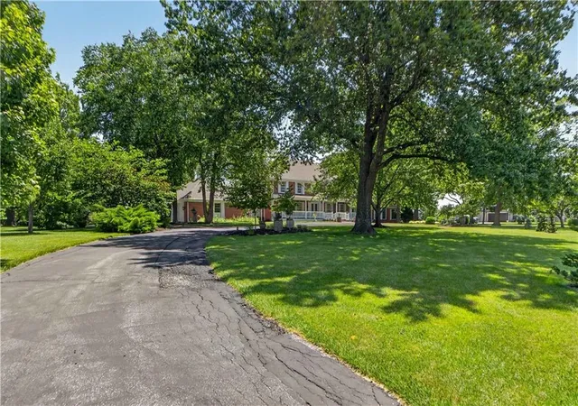 4th image of 1815 Pine Ridge Rd, Leavenworth, KS 66048 | MLS# 2628811