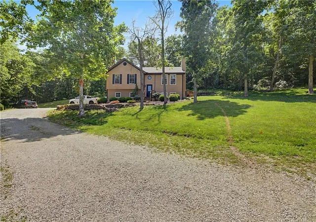 Photo 2 of Sale Pending at 401 S Minter Rd, Grain Valley, MO 64029 | MLS# 2628812 | Listing updated on 2026-09-16