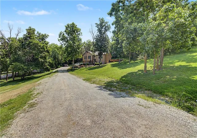 Photo 3 of Sale Pending at 401 S Minter Rd, Grain Valley, MO 64029 | MLS# 2628812 | Listing updated on 2026-09-16