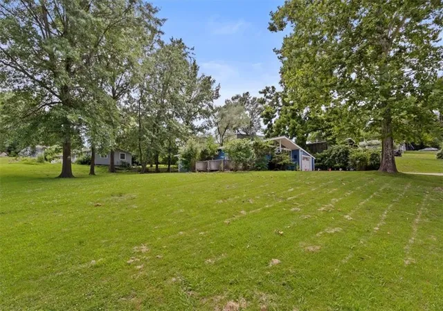 Photo 2 of Sale Pending at 1907 Ne 57th Street, Kansas City, MO 64118 | MLS# 2628813 | Listing updated on 2026-08-11