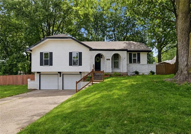 1st image of 6015 Hauser Dr, Shawnee, KS 66216 | MLS# 2628814