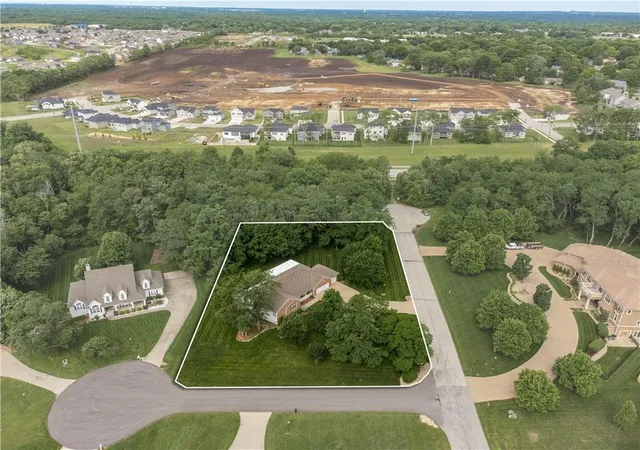 17th image of 802 Se Willow Ridge Dr, Blue Springs, MO 64014 | MLS# 2628820