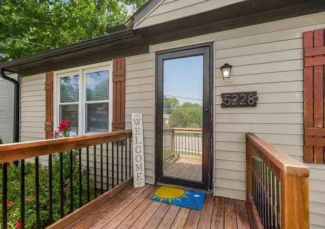 2nd image of 5228 Nieman Rd, Shawnee, KS 66203 | MLS# 2628822