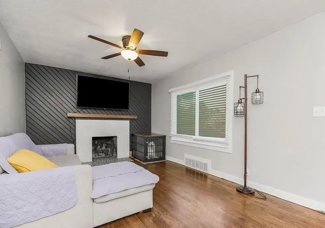 Photo 3 of Sale Pending at 5228 Nieman Rd, Shawnee, KS 66203 | MLS# 2628822 | Listing updated on 2026-08-31