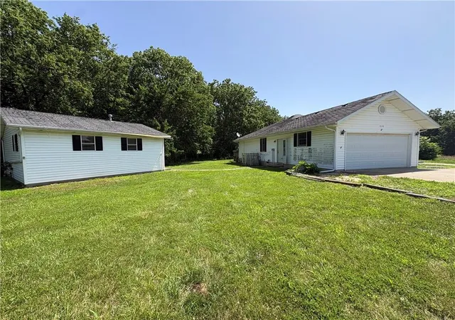 Homes for sale in Centerview, MO | 1046 475th Rd, Centerview, MO 64019 | MLS# 2628823