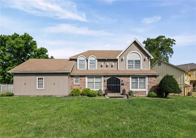 Homes for sale in Grandview, MO | 12420 Cambridge Ave, Grandview, MO 64030 | MLS# 2628829