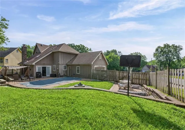 Homes for sale in Grandview, MO | 12420 Cambridge Ave, Grandview, MO 64030 | MLS# 2628829