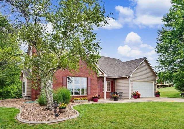 Homes for sale in Baldwin City, KS | 210 E High St, Baldwin City, KS 66006 | MLS# 2628837