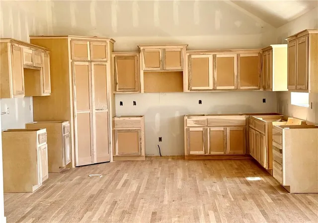 Photo 3 of Sale Pending at 10144 N Brighton Ave, Kansas City, MO 64156 | MLS# 2628838 | Listing updated on 2026-10-08