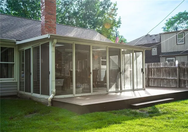 3rd image of 9305 Sturgeon Dr, Overland Park, KS 66212 | MLS# 2628848