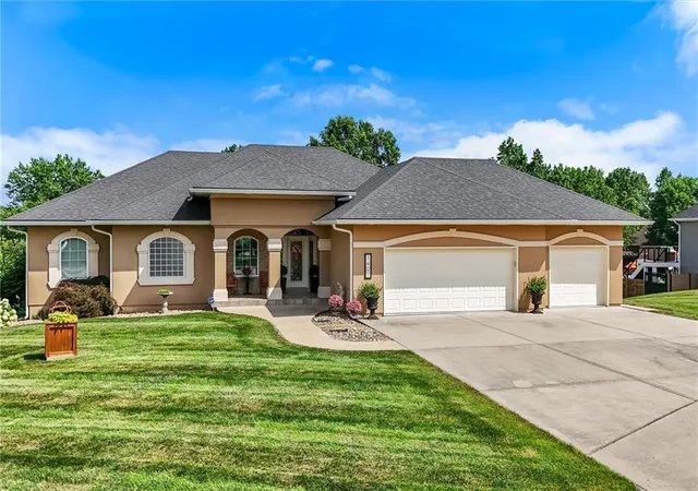 Homes for sale in Excelsior Springs, MO | 1401 Ann Cir, Excelsior Springs, MO 64024 | MLS# 2628852