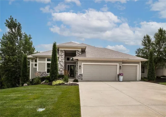 1st image of 25737 W 96th St, Lenexa, KS 66227 | MLS# 2628857
