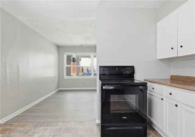 3rd image of 7944 Oak St, Kansas City, MO 64114 | MLS# 2628862