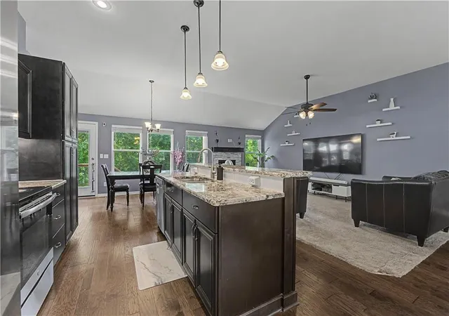 Photo 3 of Single family home for sale at 808 Old Stage Rd, Pleasant Hill, MO 64080 | MLS# 2628863 | Listing updated on 2026-08-31