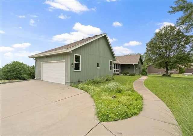 Homes for sale in De Soto, KS | 28035 W 89th St, De Soto, KS 66018 | MLS# 2628865