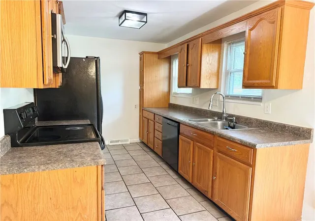 Photo 2 of Single family home for sale at 4621 Ne 42nd Street, Kansas City, MO 64117 | MLS# 2628866 | Listing updated on 2026-08-29