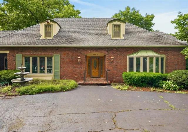 Photo 3 of Single family home for sale at 3408 Shady Bnd Dr, Independence, MO 64052 | MLS# 2628867 | Listing updated on 2026-09-01