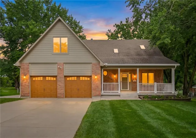 Homes for sale in Shawnee, KS | 5335 Halsey St, Shawnee, KS 66216 | MLS# 2628878