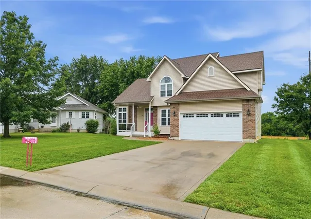 Homes for sale in Clinton, MO | 523 Ernest Dr, Clinton, MO 64735 | MLS# 2628880