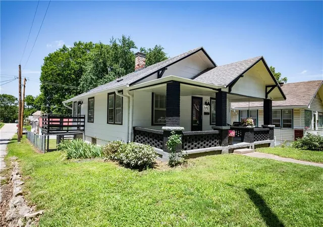 2nd image of 1242 S Hardy St, Independence, MO 64052 | MLS# 2628890