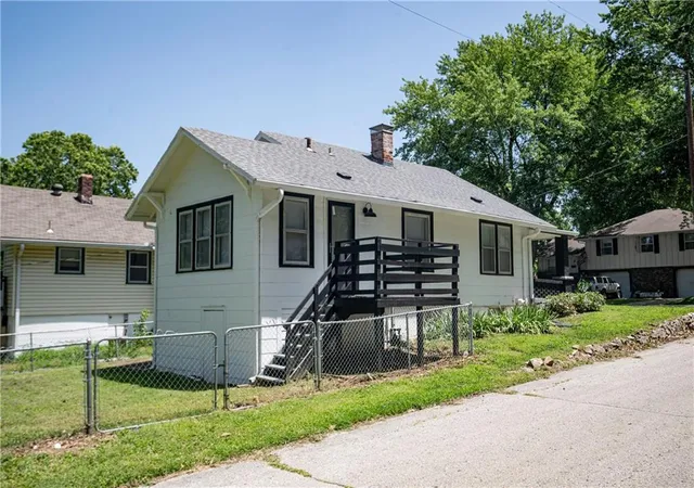 24th image of 1242 S Hardy St, Independence, MO 64052 | MLS# 2628890