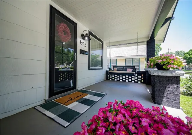 3rd image of 1242 S Hardy St, Independence, MO 64052 | MLS# 2628890