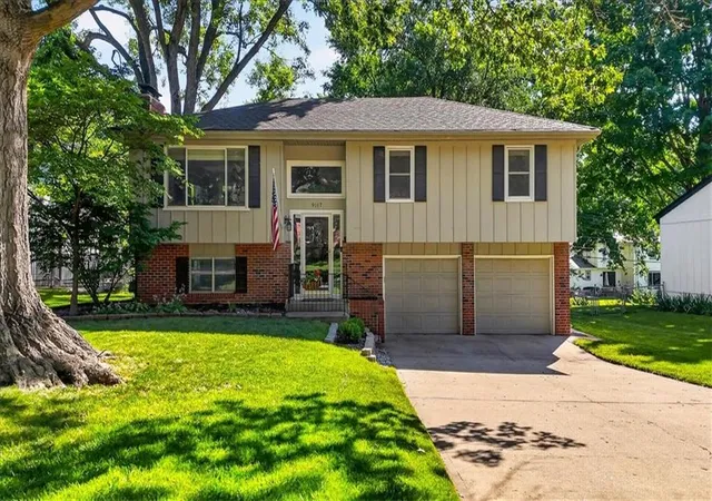 1st image of 9117 Hayes Dr, Overland Park, KS 66212 | MLS# 2628892