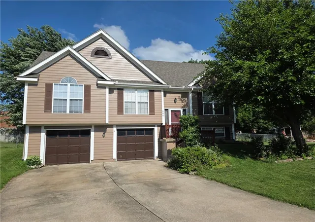 Homes for sale in Belton, MO | 906 Rome Ct, Belton, MO 64012 | MLS# 2628897